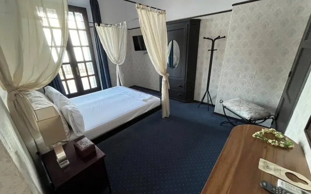 Elafos Hotel