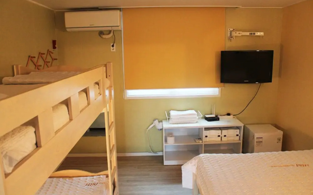 Yeosu Hi and J Guest House