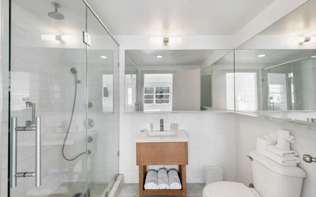 Townhouse Hotel