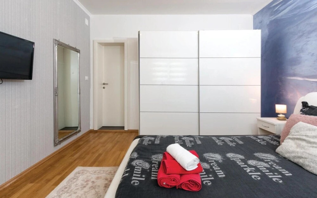 Beautiful Home in Fazana With Wifi and 4 Bedrooms