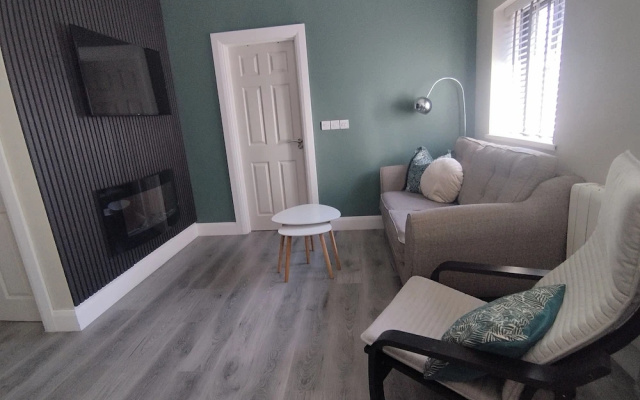 Apartment - Sleeps 4 - Near Aran Islands - Parking