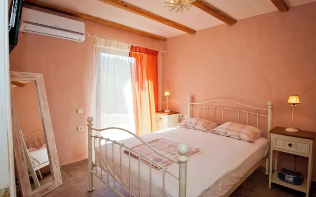 Amorosa Villas