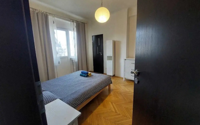 amzei square Apt