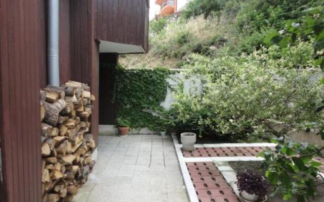 Отель Guest Rooms Casa Luba Болгария, Свети Влас - отзывы, цены и фото номеров - забронировать отель Guest Rooms Casa Luba онлайн вид на фасад