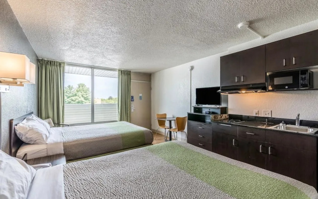 Studio 6-Pekin, IL
