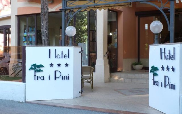 Отель Fra i Pini Италия, Римини - отзывы, цены и фото номеров - забронировать отель Fra i Pini онлайн вид на фасад