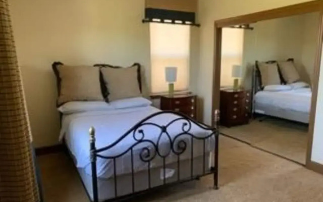 Luxury Custom Home in Oakdale Parkview