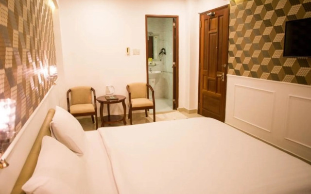 M&H Hotel