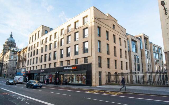 Отель ibis Edinburgh Centre South Bridge - Royal Mile вид на фасад