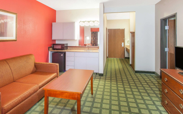 Baymont by Wyndham Decatur IL North