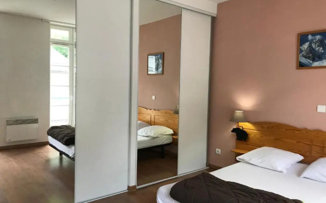 Grand T3 centre Cauterets 6 à 8 pers. WIFI. Balcon