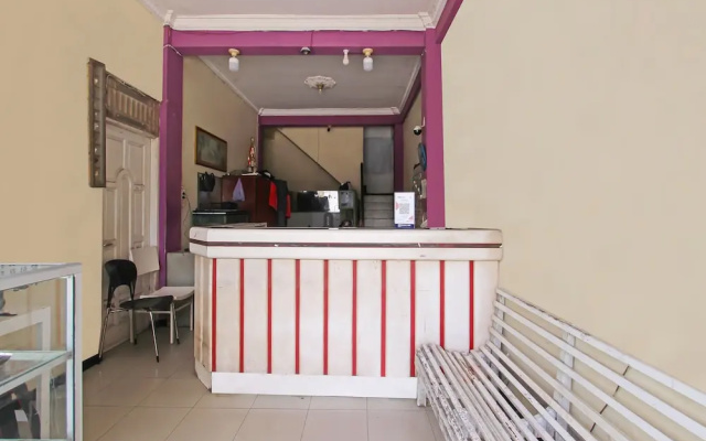 OYO Life 91957 Hotel Roda Mas 2