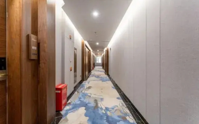 Zhangye Ruichi International Hotel (Zhangye West High-speed Railway Station Aegean Shopping Mall)