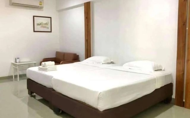 Lopburi Inn