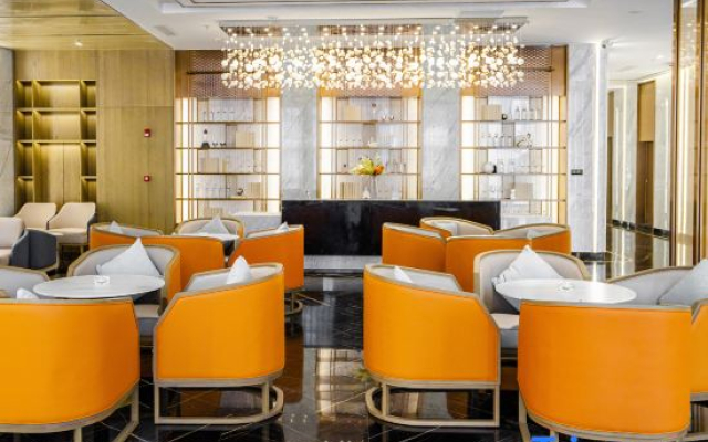Xinyang Xixian Shi Financial International Hotel
