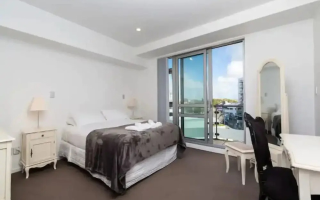 Spacious Home with Balcony+Parking Zodiak Stays