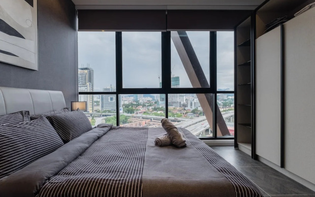 KLCC Modern Musical Sty 5Pax Scarletz Suite