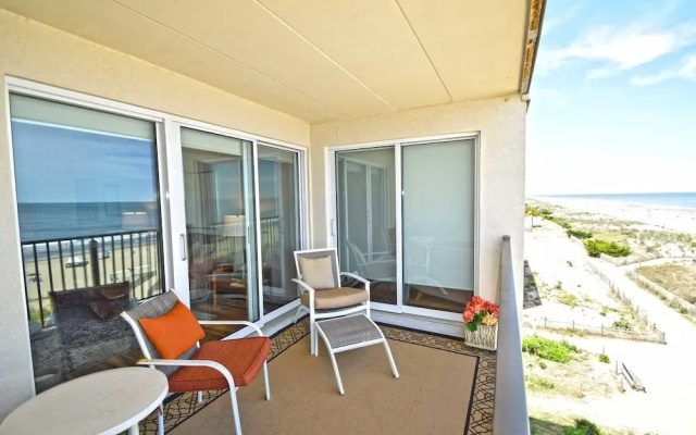 Constellation House 510 2 Bedroom Condo by RedAwning