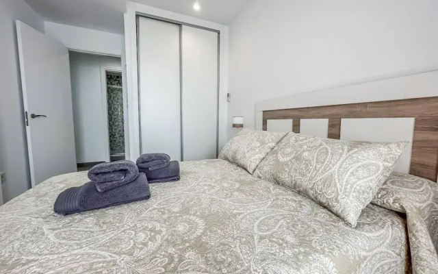 Modern Two Bedroom Apartment With Pool