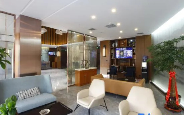 Elong R.YUN Hotel (Zhengzhou East Station Zhengdong Business Center)