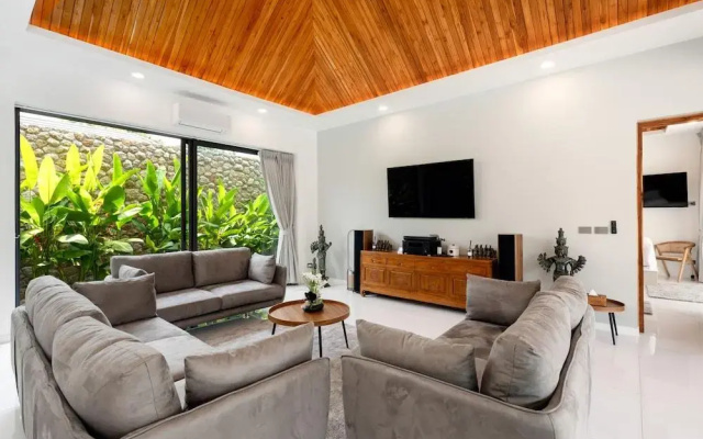 Luxury Balinese Private Pool Villa-KBR12