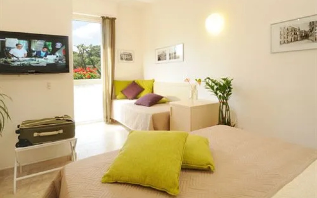 Holiday Fever Bed & Breakfast