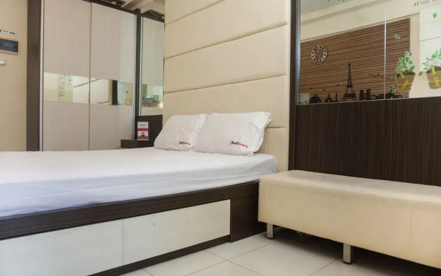RedDoorz Apartment @ Manyar Street