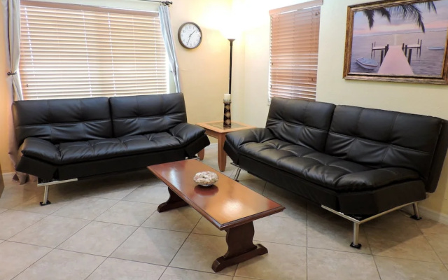 Oceanfront 1/1 for 4, Pool & Beach