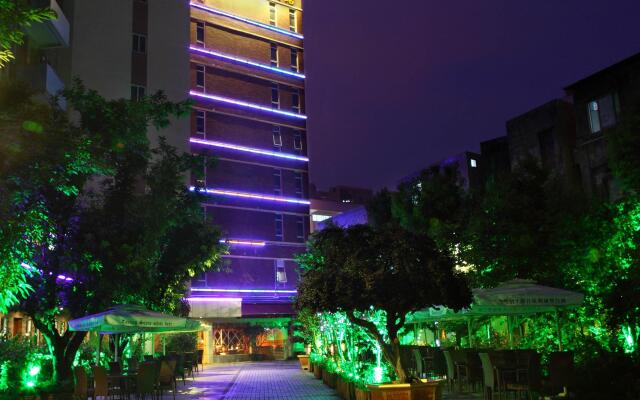 Guangzhou The Royal Garden Hotel вид на фасад