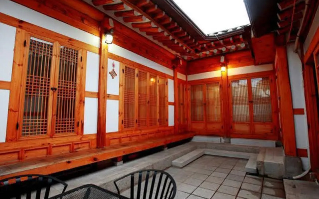 Hue N Hue Hanok Guesthouse