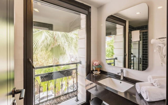 Ella Suites Hotel