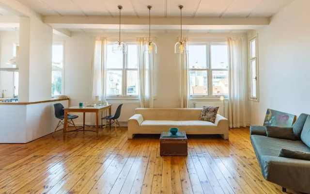 Eclectic Home Near Galata Tower in Beyoglu