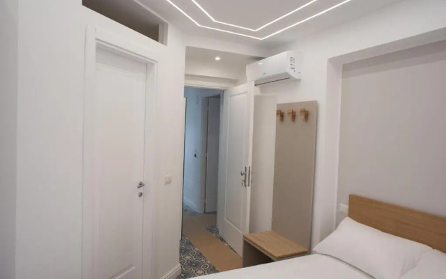 Palazzotto 902
