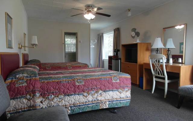 The Lionstone Inn Motel and Cottages