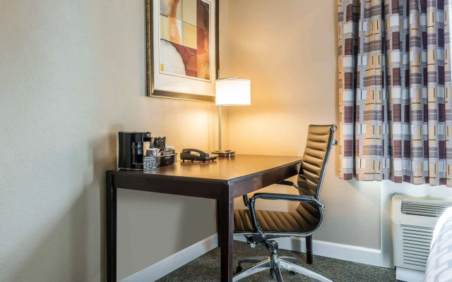 Clarion Inn Belle Vernon