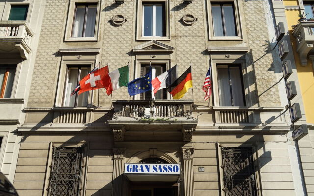 Hotel Gran Sasso вид на фасад