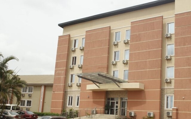 Отель Dannic Hotels Enugu вид на фасад