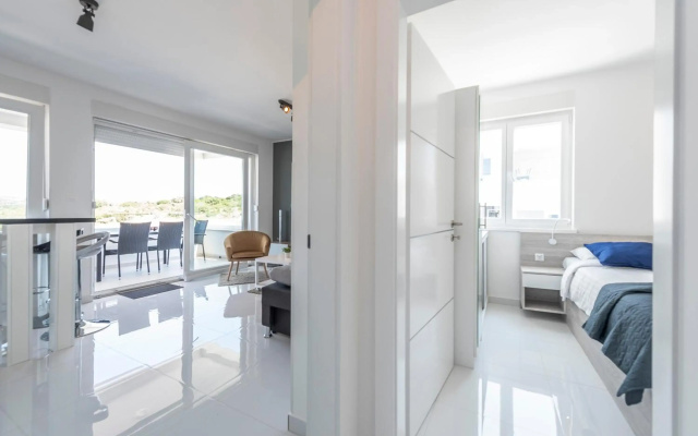 Adris 2 luxury modern apartment with a pool