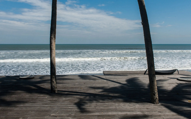 Most Exotic Beachfront Villa Keong