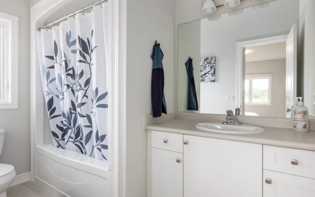 Luxury Bungalow mins Niagara falls & Brock uni