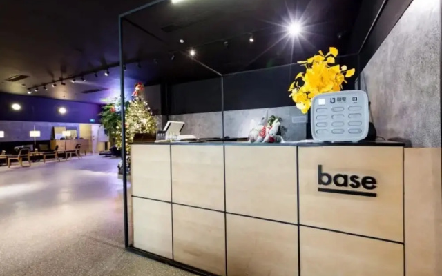 BaseLIVING Zhangjiang Serviced Apartment