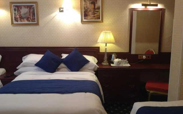 Avon Hotel