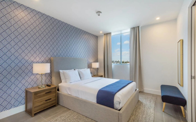 Luxury apt in South Beach