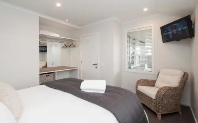 Luxury Rata Apartment - B