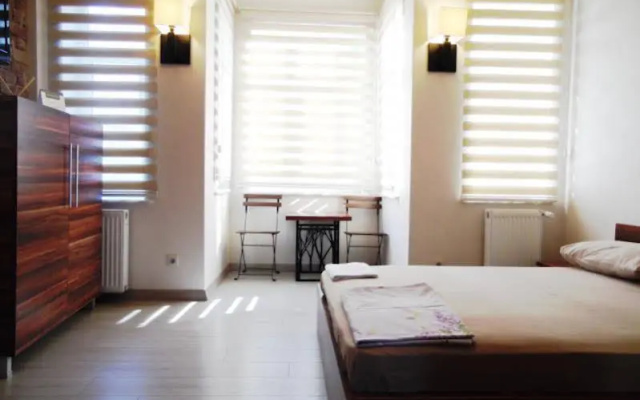 Leon Apartment