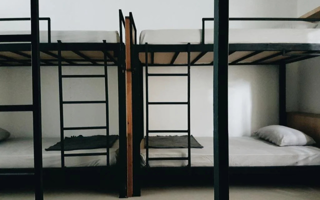 Nanan House Hostel
