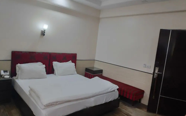 Hotel Aadhar