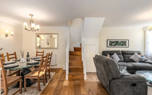 Lovely 3-bed Apartment in North Central London