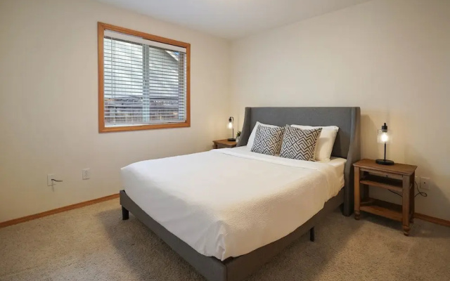 Quail Covey 3 Bedroom Home by RedAwning