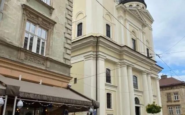 Zdesj Zhivet Schastje